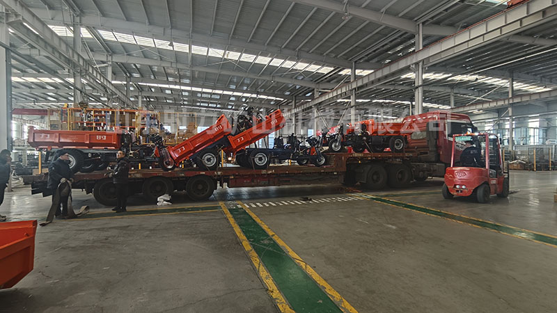 8台柴油三轮自卸车发往朝鲜