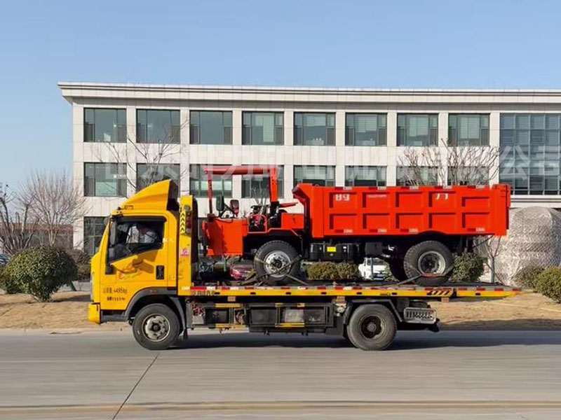 1台8吨地下自卸车UQ-8发往陕西