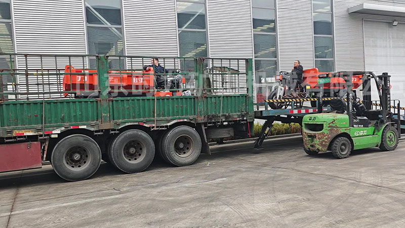 4台电动三轮自卸车发往山西