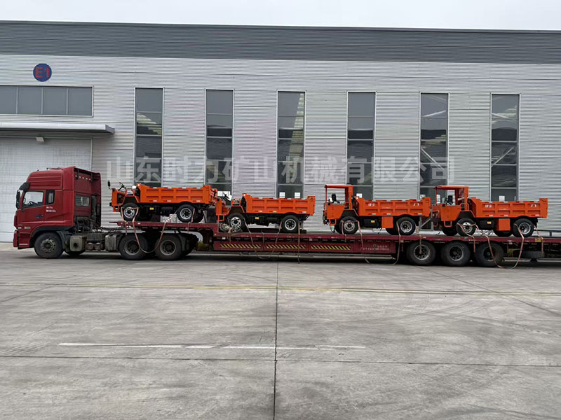 4台5吨矿洞自卸车发往河北